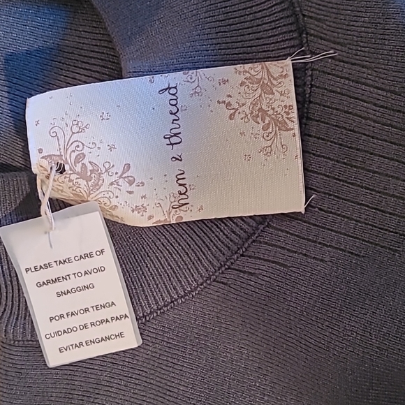 Lace cuff sweater - Picture 4 of 4